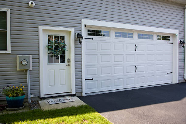 24/7 Emergency Garage Door Panel Replacement experts in Earle, AR